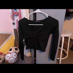 XS Brandy Melville Cropped Fitted Black Long Sleeved shirt